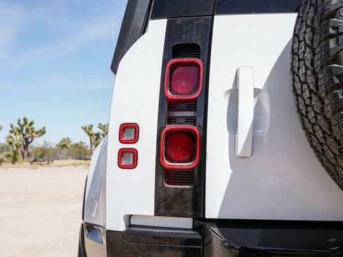 Used 2023 Land Rover Defender 90 X-Dynamic SE image 80