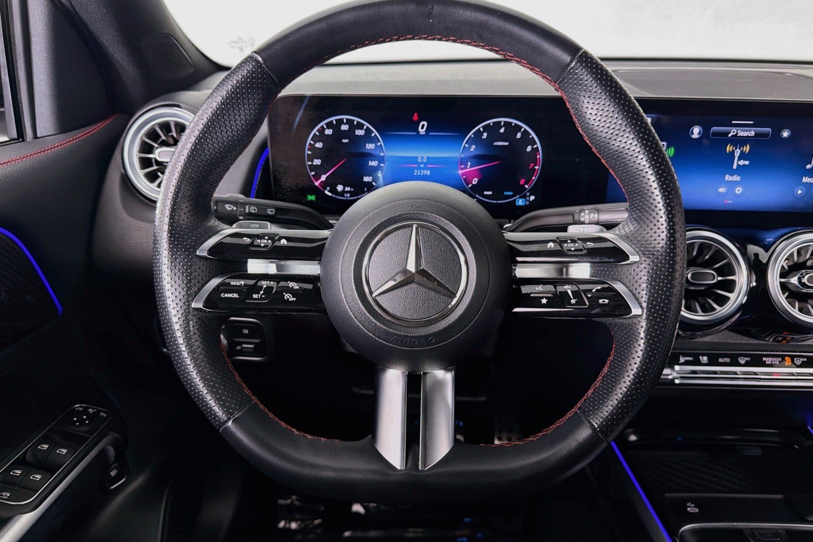 Used 2024 Mercedes-Benz GLB 250 image 18