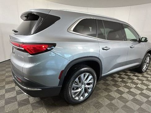 Used 2026 Buick Enclave Preferred w/ Power Package AWD/4WD image 3