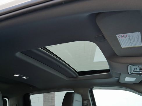 Used 2023 GMC Sierra 3500 Denali w/ Denali Ultimate Package image 24