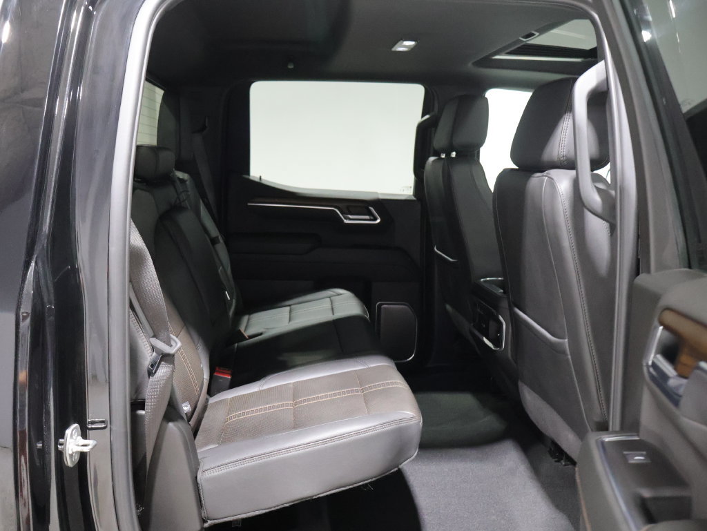 Used 2025 Chevrolet Silverado 1500 High Country w/ Midnight Edition AWD/4WD image 21