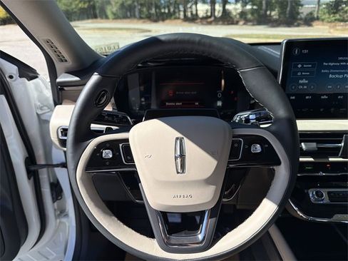 New 2026 Lincoln Corsair Reserve image 14