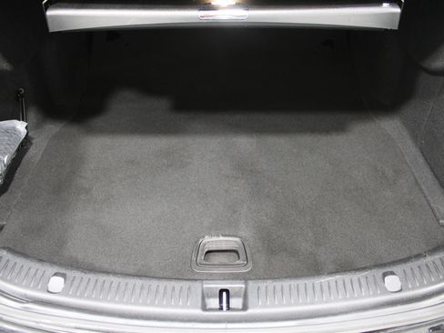 Used 2017 Mercedes-Benz E 300 4MATIC image 21