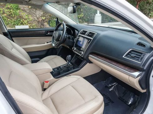 Used 2019 Subaru Outback 2.5i Limited AWD/4WD image 15