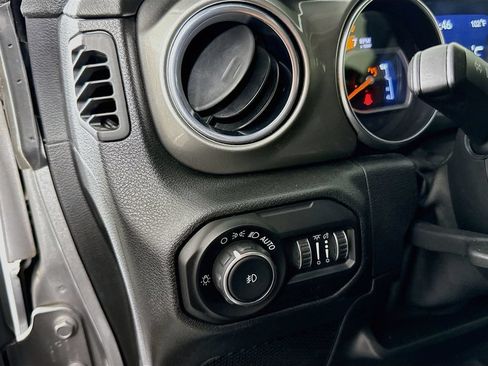 Used 2021 Jeep Wrangler Unlimited Sahara AWD/4WD image 10