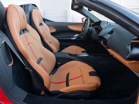 Used 2024 Ferrari SF90 Spider image 52