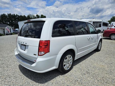 Used 2017 Dodge Grand Caravan SE FWD image 5