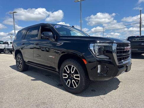 Used 2024 GMC Yukon AT4 w/ AT4 Premium Package AWD/4WD image 8