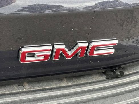 Used 2025 GMC Yukon Denali image 27