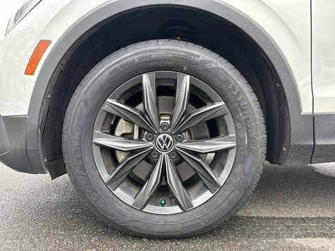 Used 2022 Volkswagen Tiguan SE image 10