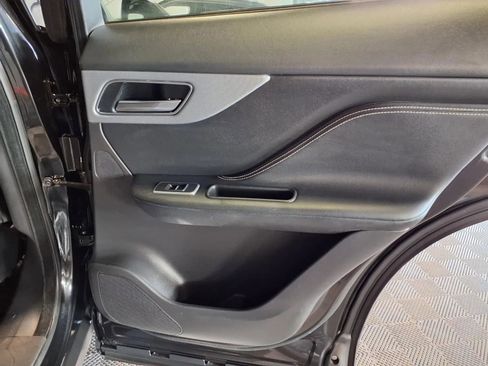 Used 2017 Jaguar F-PACE S image 11