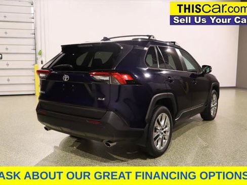 Used 2019 Toyota RAV4 XLE Premium FWD image 8