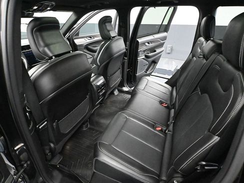 Used 2022 Jeep Grand Cherokee Overland w/ Luxury Tech Group IV image 43