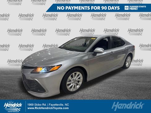 Used 2023 Toyota Camry LE FWD image 1