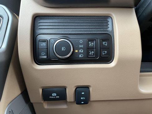 Used 2025 Ford F250 Lariat w/ Chrome Package AWD/4WD image 36