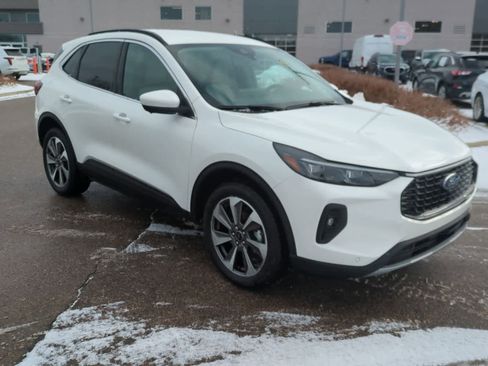 Certified 2024 Ford Escape Platinum image 2