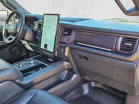 Used 2022 Ford Expedition Platinum image 23