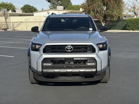 Used 2025 Toyota 4Runner SR5 image 2