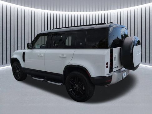 Certified 2023 Land Rover Defender 110 SE AWD/4WD image 5