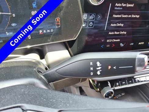 Used 2025 Chevrolet Equinox EV RS FWD image 3
