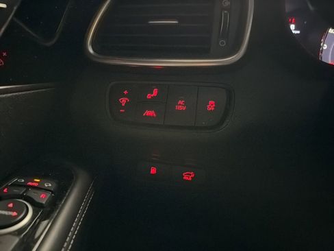 Used 2017 Kia Sorento SX image 16