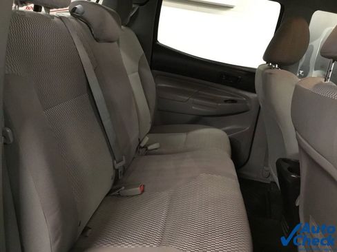 Used 2014 Toyota Tacoma 4x4 Double Cab w/ SR5 Package image 31