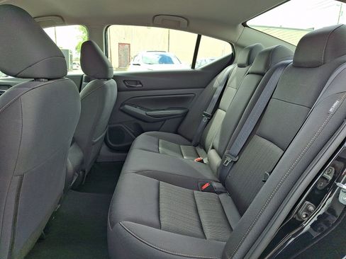 Used 2024 Nissan Altima 2.5 SV FWD image 10