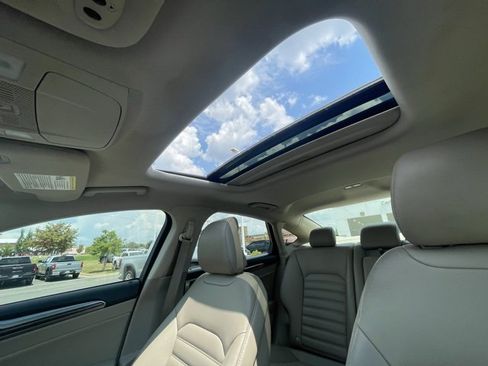 Used 2019 Ford Fusion SEL image 24