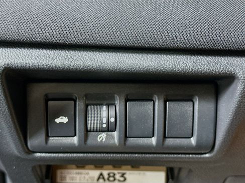 Used 2025 Subaru Legacy Premium AWD/4WD image 17