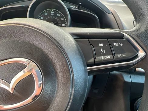 Used 2018 MAZDA MAZDA3 Sport FWD image 19