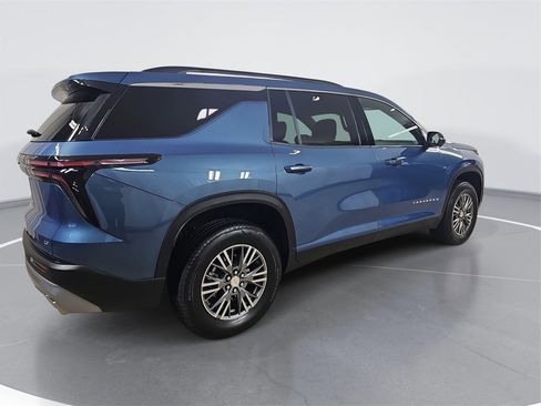 Certified 2024 Chevrolet Traverse LT image 3