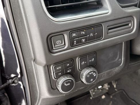 Used 2023 Chevrolet Tahoe LT w/ Luxury Package image 22