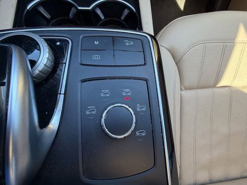 Used 2019 Mercedes-Benz GLE 400 4MATIC w/ Premium 1 Package image 23