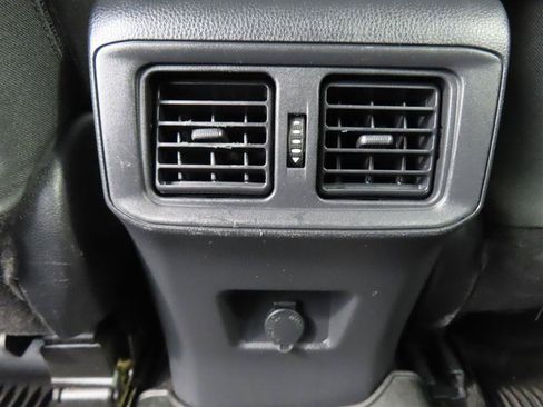 Used 2021 Toyota RAV4 LE AWD/4WD image 24