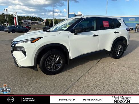 Certified 2026 Nissan Rogue S FWD image 15
