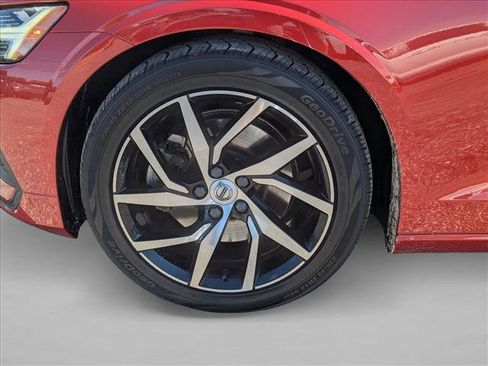 Used 2019 Volvo S60 T5 Momentum w/ Premium Package FWD image 22