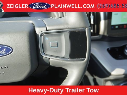 Used 2025 Ford Expedition Active AWD/4WD image 35