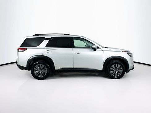 Used 2025 Nissan Pathfinder SV FWD image 8