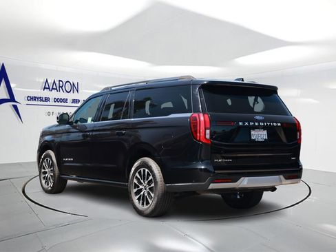 Used 2025 Ford Expedition Max Platinum AWD/4WD image 2