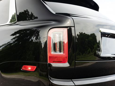 Certified 2021 Rolls-Royce Cullinan AWD/4WD image 62
