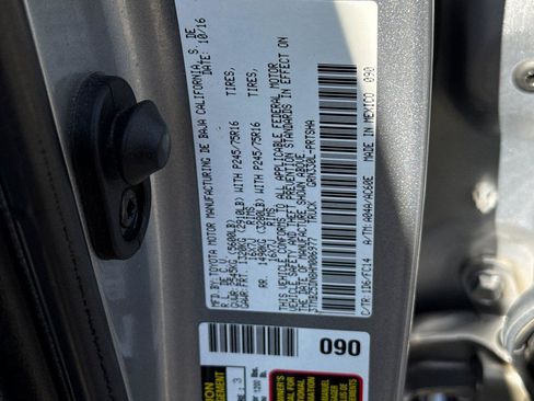 Used 2017 Toyota Tacoma SR5 w/ Tow Package image 29