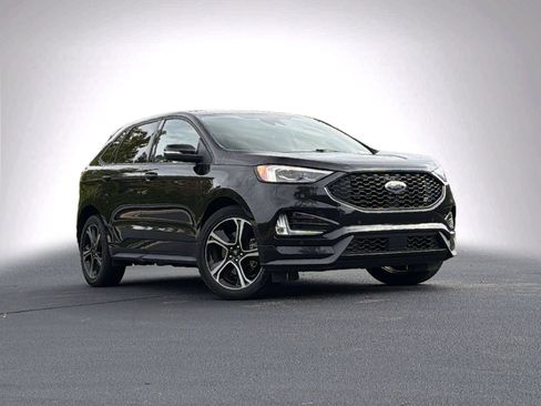 Used 2020 Ford Edge ST w/ Equipment Group 401A AWD/4WD image 2