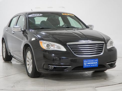 Used 2013 Chrysler 200 Limited image 13
