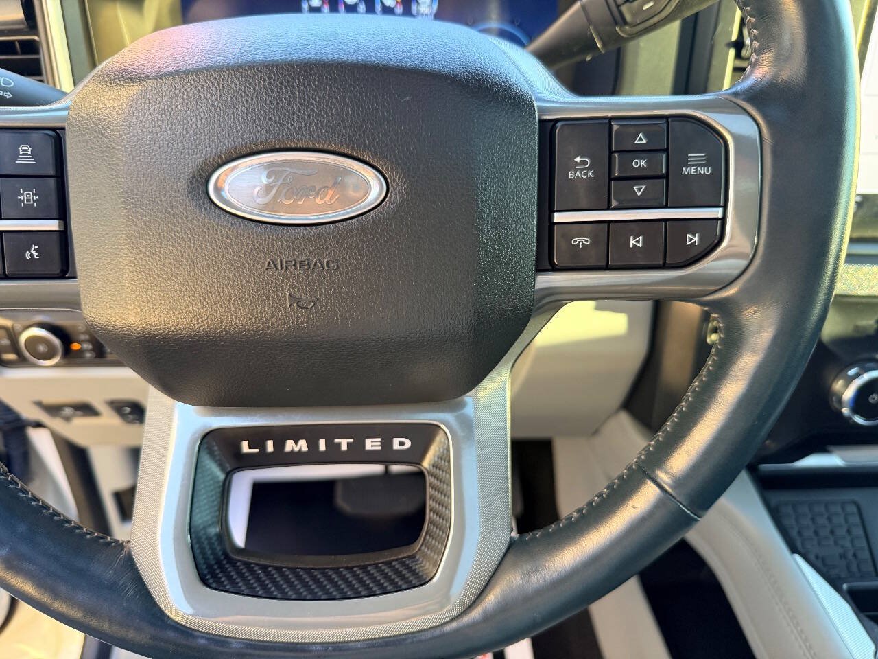 Used 2024 Ford F350 Limited w/ FX4 Off-Road Package AWD/4WD image 27
