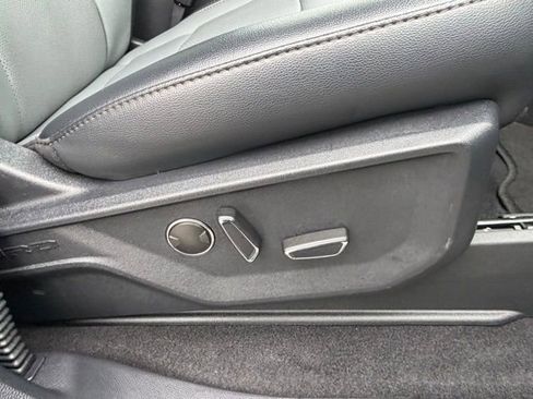 Used 2024 Ford F150 Lightning Lariat image 30