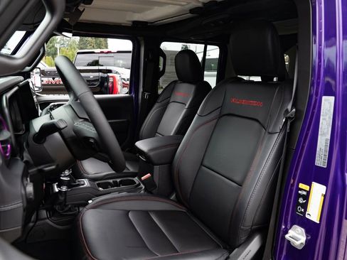 Used 2026 Jeep Wrangler Unlimited Rubicon w/ Safety Group AWD/4WD image 17