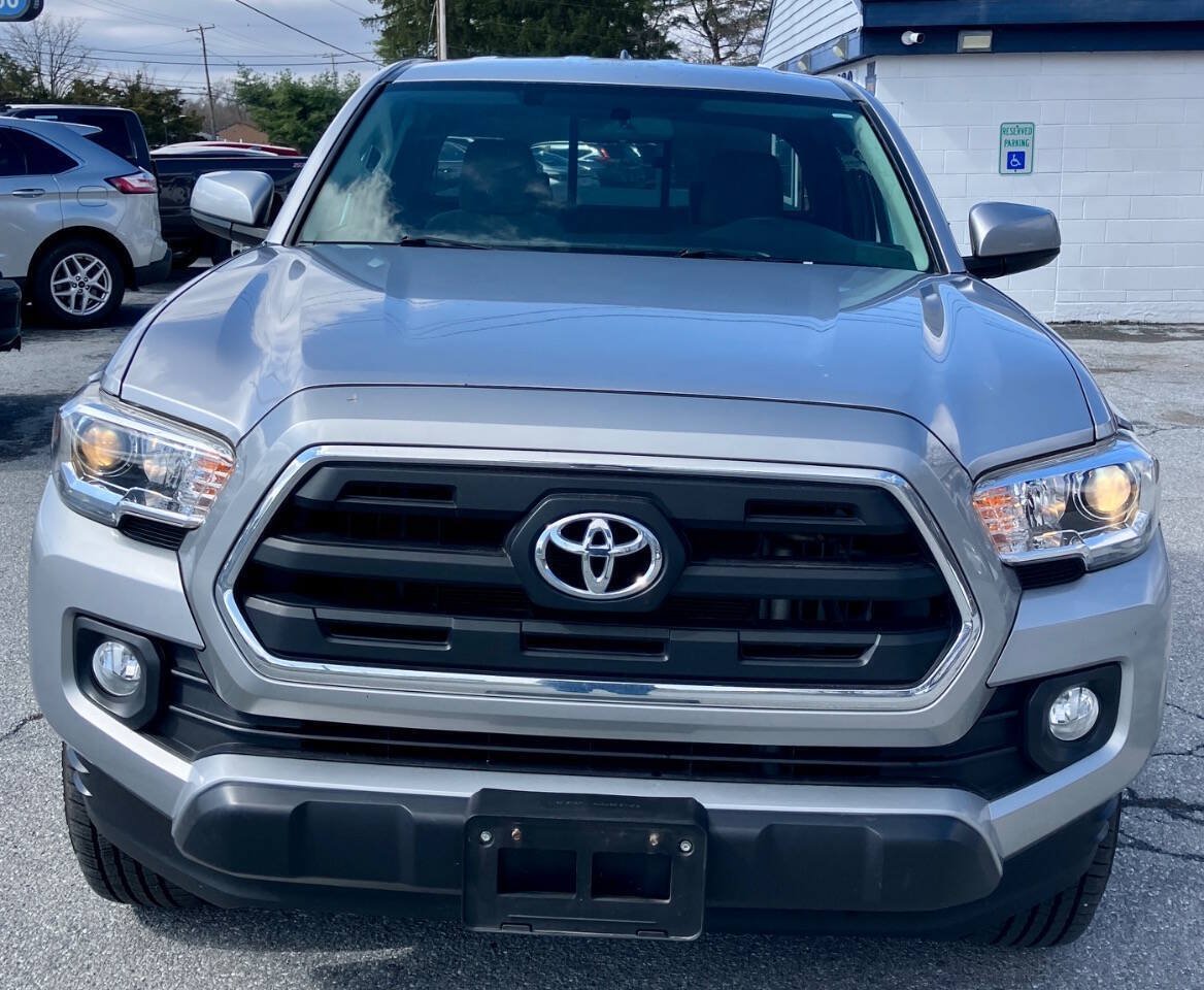 Used 2016 Toyota Tacoma SR5 RWD image 3