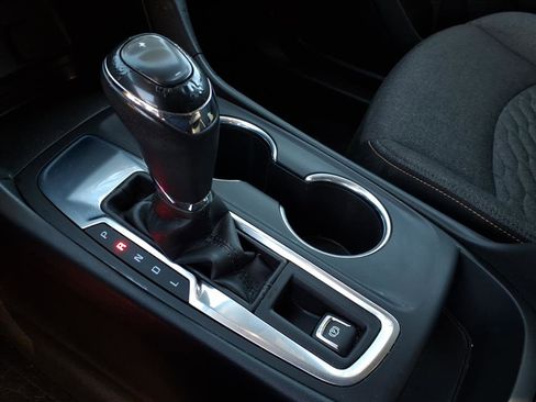 Used 2018 Chevrolet Equinox LT image 22