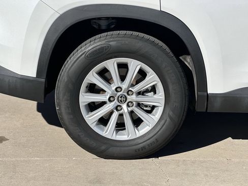 Used 2024 Toyota Grand Highlander XLE image 33