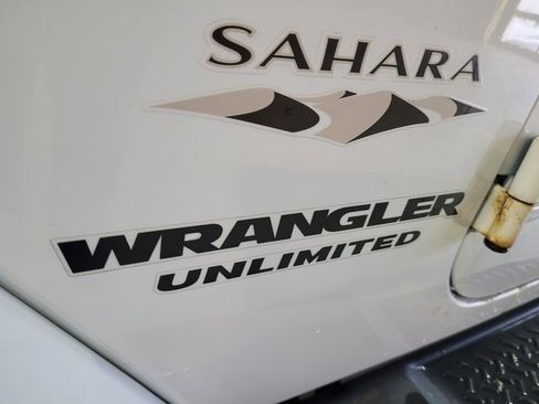 Used 2016 Jeep Wrangler Unlimited Sahara w/ Dual Top Group image 9